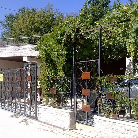 Πανσιόν Elfi Golden Sands