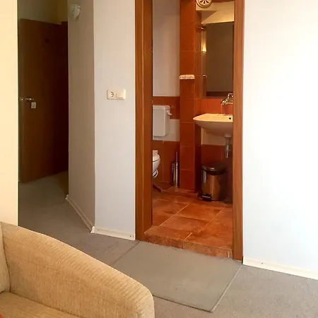 Elfi Guest house 2*