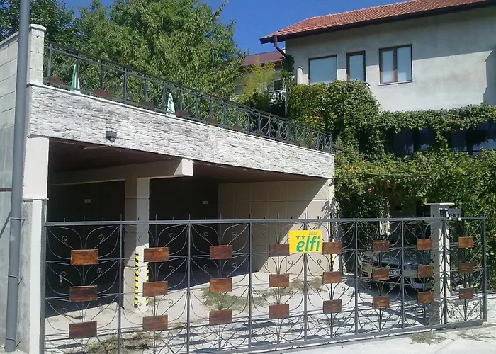 艾尔菲别墅酒店 招待所 2*